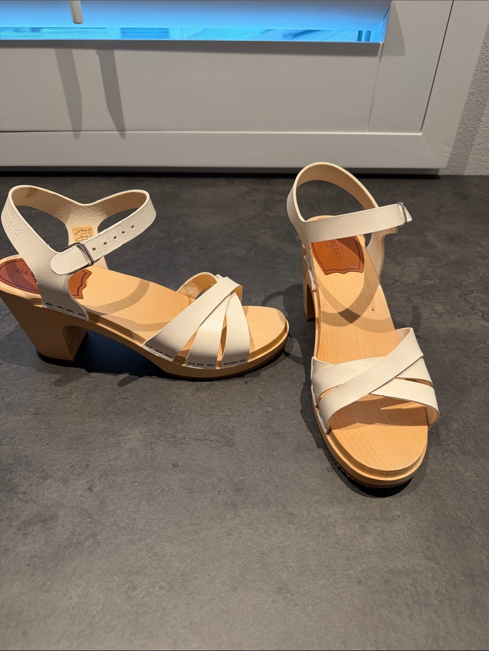 Swedish Hasbeens white Strappy Block Heel Sandals SZ 40